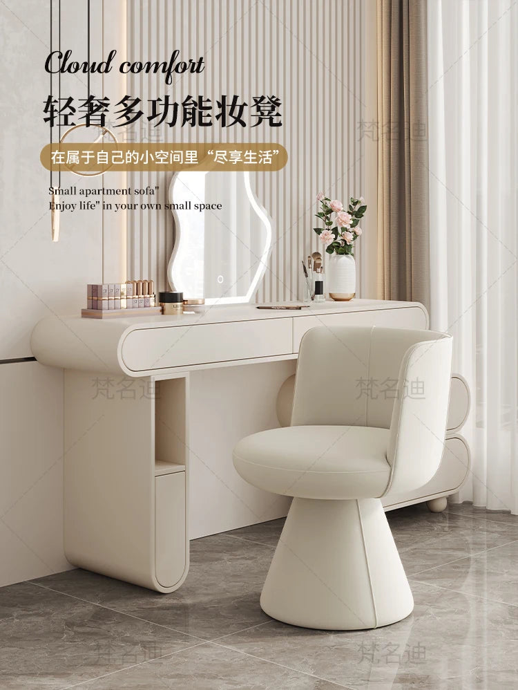 Nordic Luxury Makeup Chair